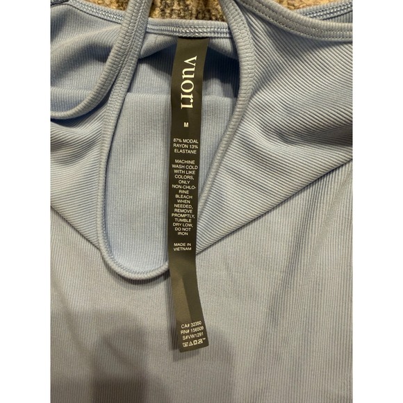 Vuori Pose Cami Tank Top Surf Blue Medium Pristine Condition - Picture 5 of 5